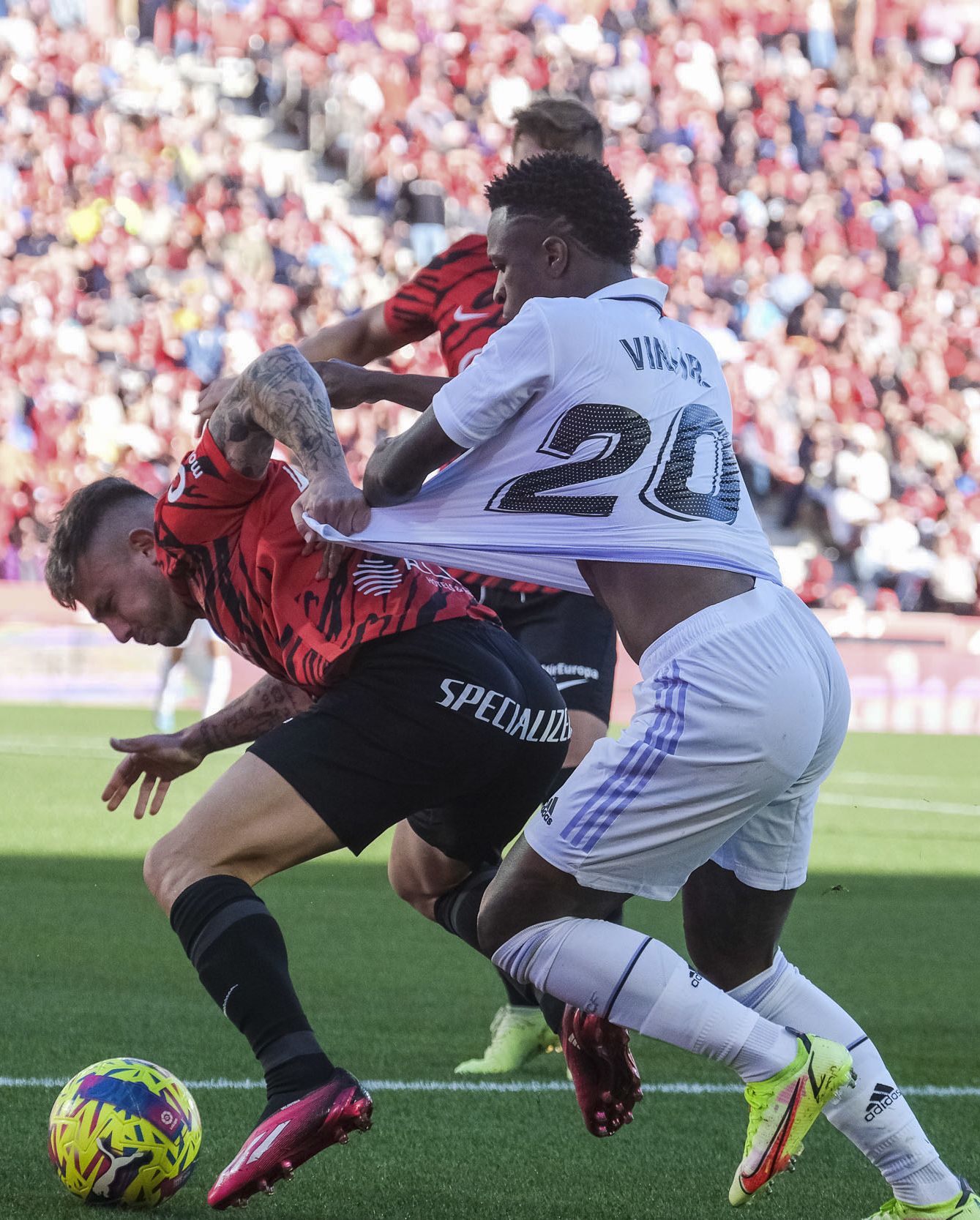 Mallorca - Madrid: Así fue el duelo Maffeo contra Vinícius