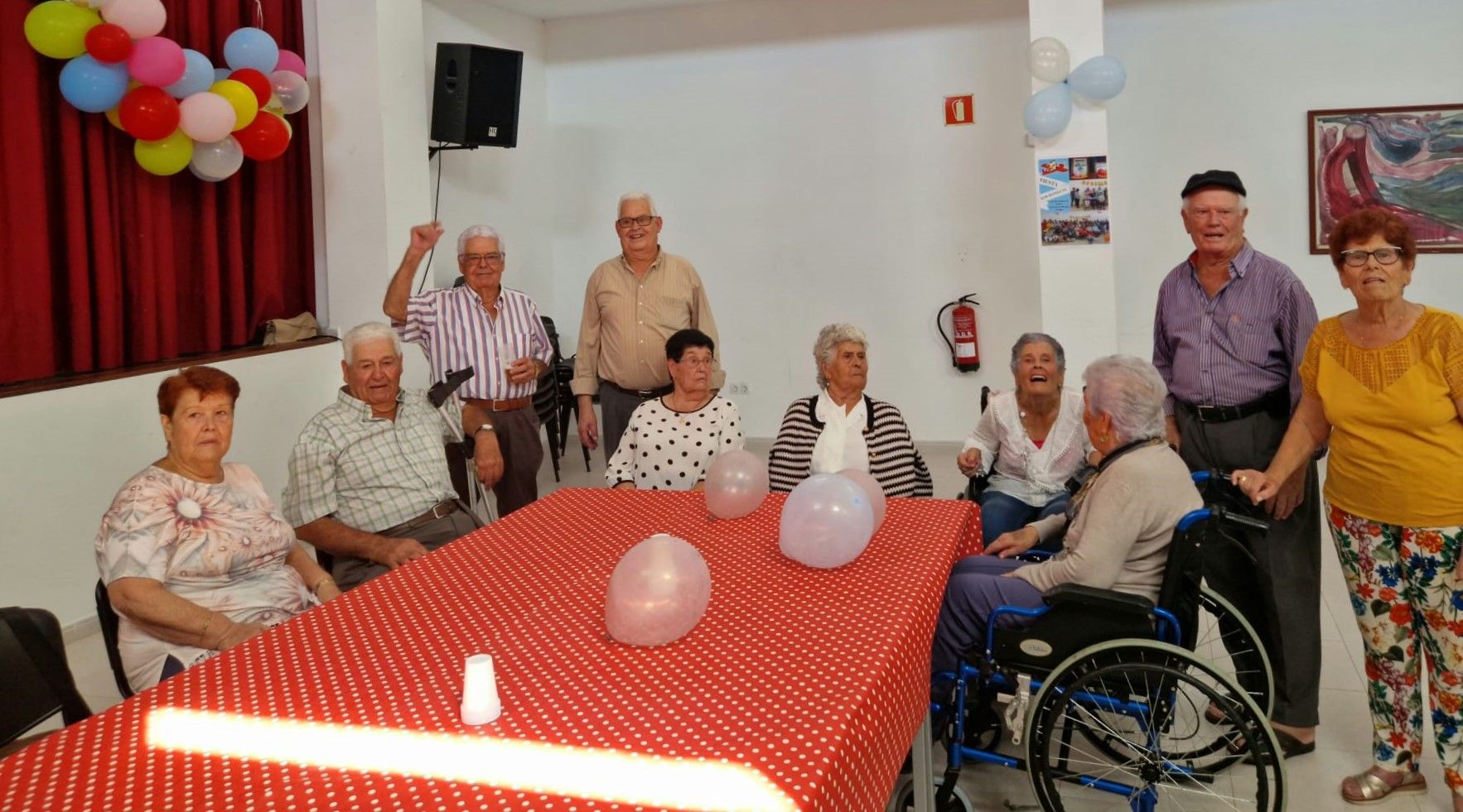 De izquierda a derecha, Amparo, Francisco, Marcial, Mariano, Angelina, Luisa, Lucía, Carmen, José y Mela.