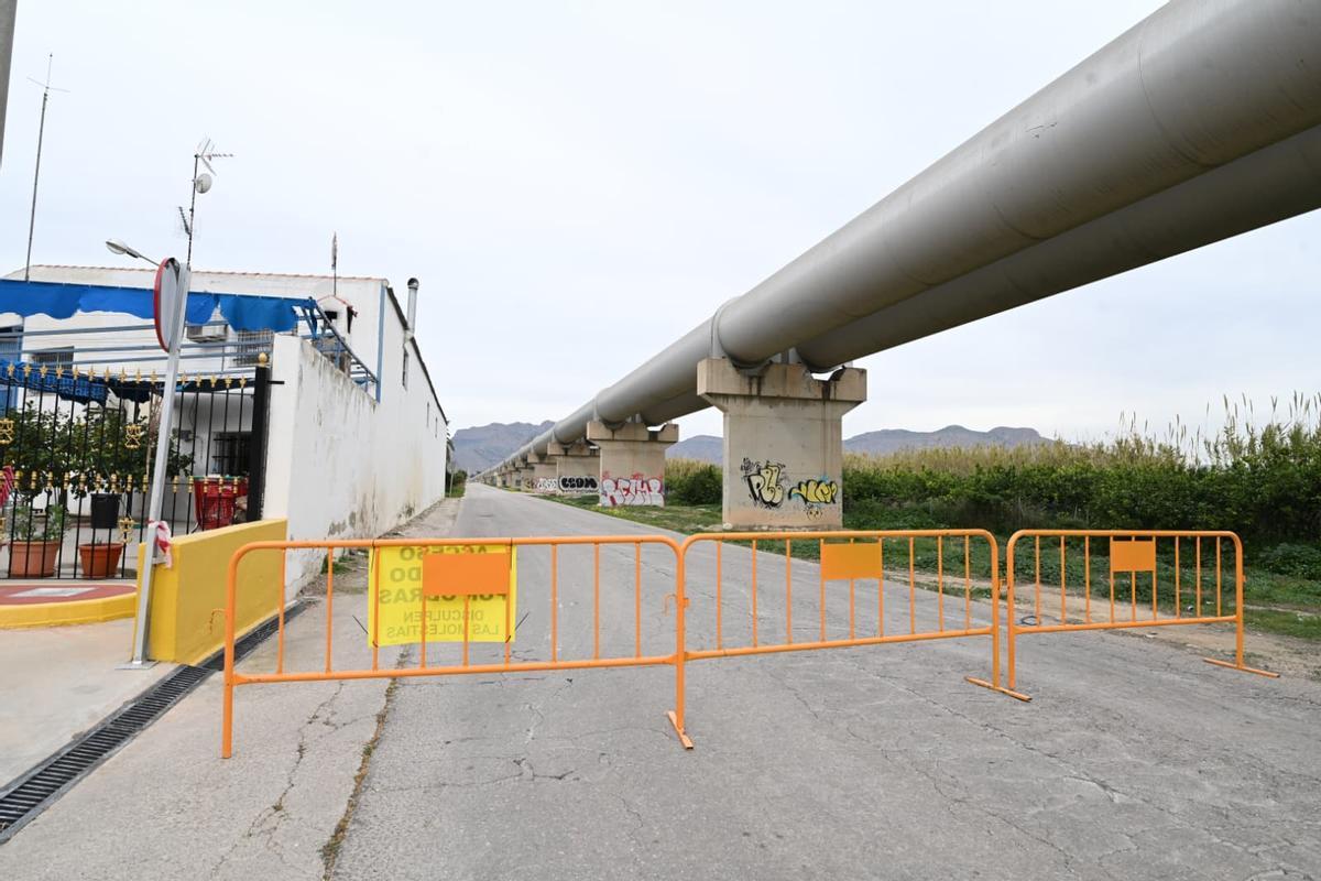 Fuga de agua en el trasvase a su paso por Orihuela