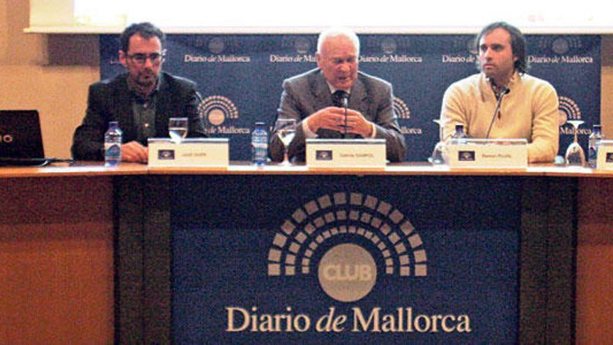 Jordi Jordi Quer, Gabriel Sampol y Ramon Pujol, ayer durante la mesa redonda.