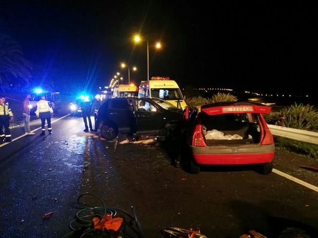 Un muerto y dos heridos graves en una colisión frontal en Lanzarote