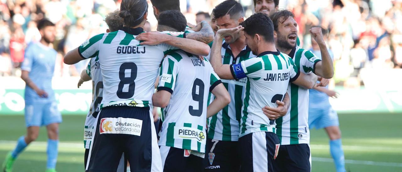 Celebración de un gol en El Arcángel esta temporada.