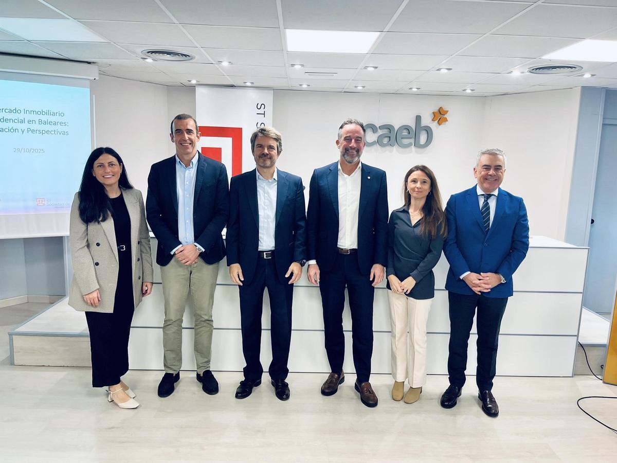 La jornada ha contado con la participación del conseller de Habitatge, José Luís Mateo; el delegado general de Baleares de Sociedad de Tasación, Marc Pérez-Ribas; la responsable de Inteligencia de Mercado y Comunicación Estratégica del grupo, Leticia Sánchez, el director general de Habitatge i Arquitectura, José Francisco Reyné y el secretario general de CAEB, Sergio Bertrán