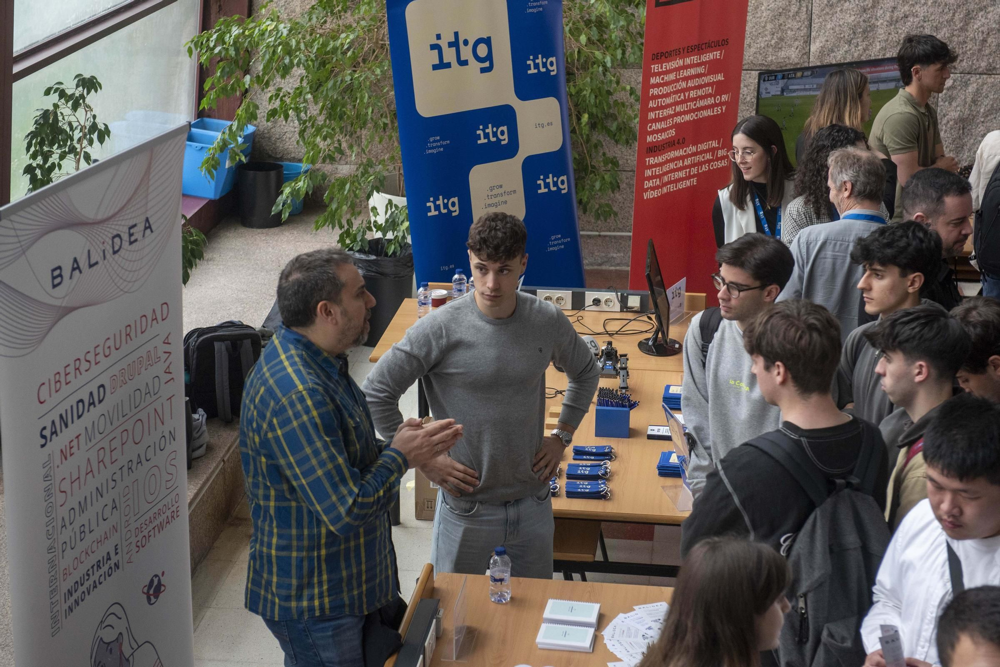 VI Feira de Prácticas e de Emprego en la Facultad de Informática