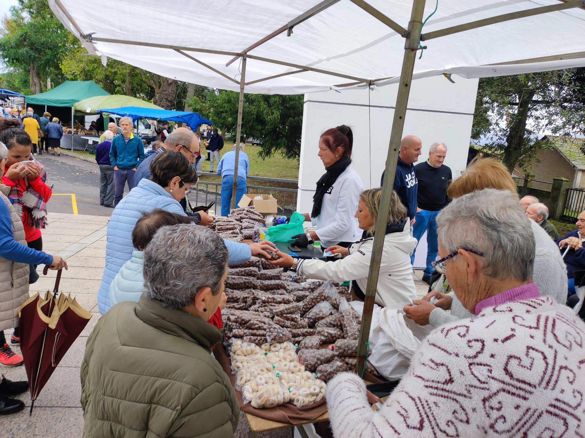 La Virgen de Villaoril, en Navia, celebra su día grande