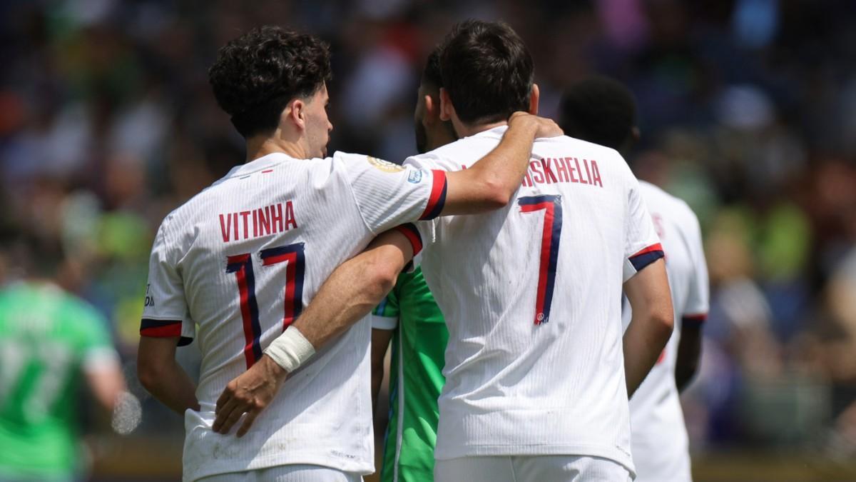 Los jugadores del PSG celebran un gol
