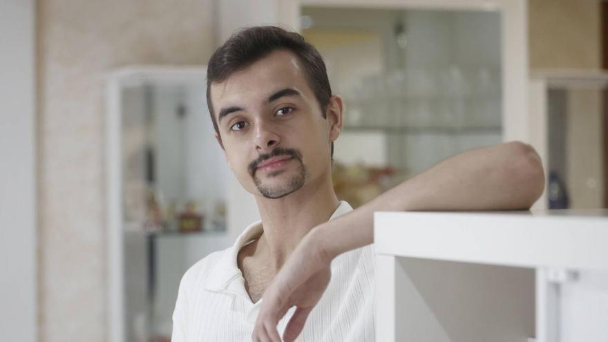 Carlos Burguera se gradúa en Medicina con 21 años en Mallorca: «Muchas personas con altas capacidades nunca llegan a brillar porque su potencial pasa desapercibido y no se incentiva»