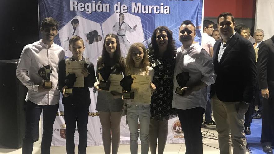 La Gala del Deporte de Murcia premia a taekwondistas de Pilar de la Horadada