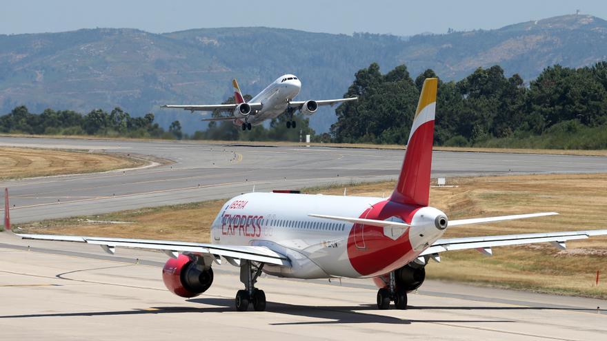 El aeropuerto de Vigo tiende puentes (festivos) con el Mediterráneo