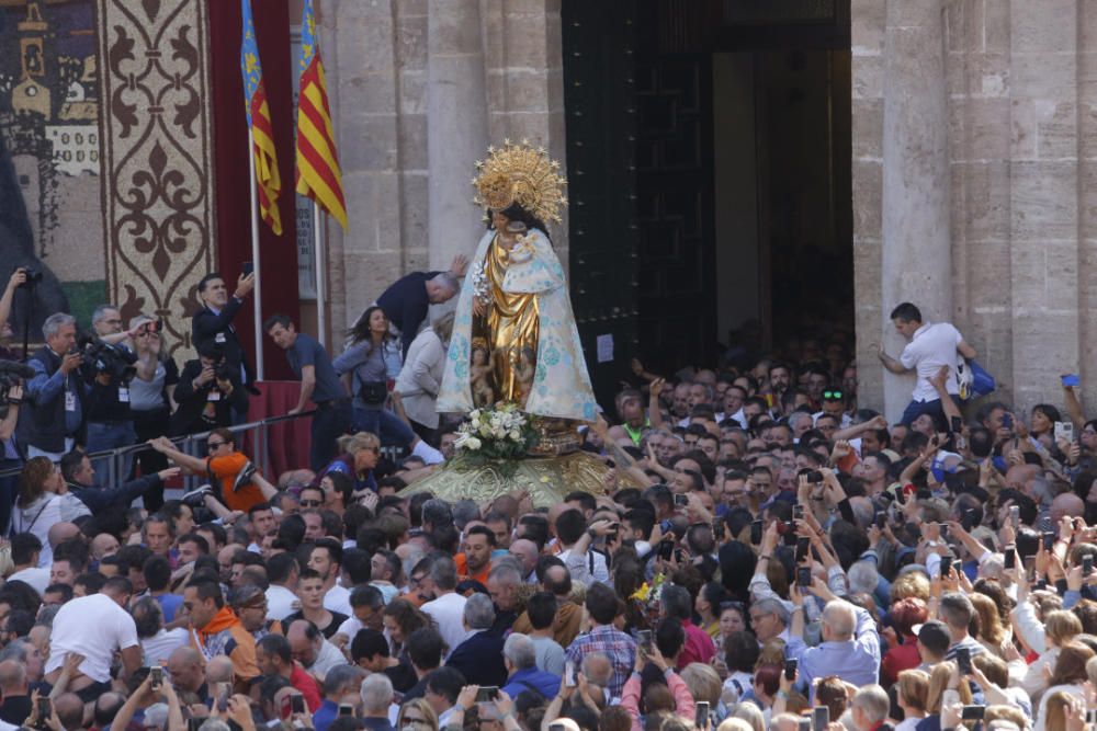 Día de la Virgen de los Desamparados: Traslado de la Mare de Déu