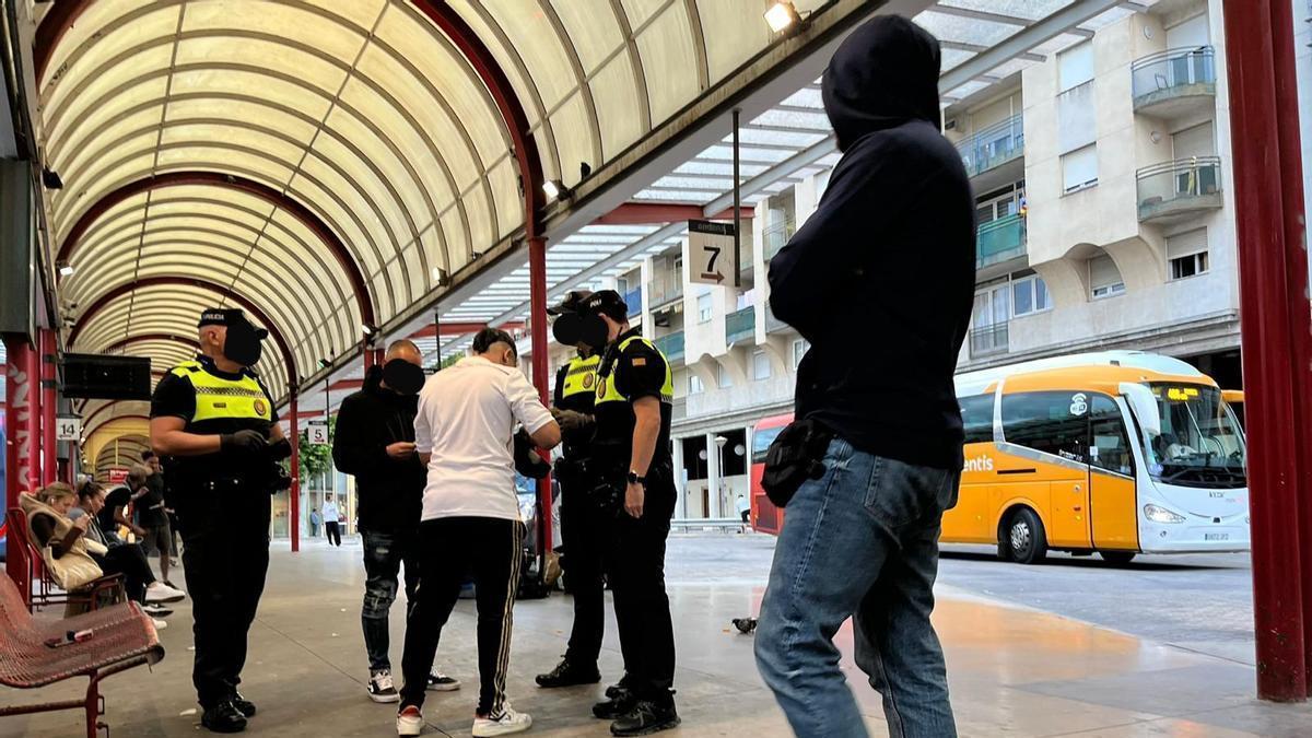 Imatges del dispositiu policial Tremall a Figueres