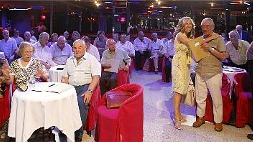 La asamblea de presidentes de centros de mayores se celebró en la sala Canal y tuvo continuación en una comida.