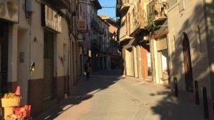 Un dels carrers comercials de Sallent