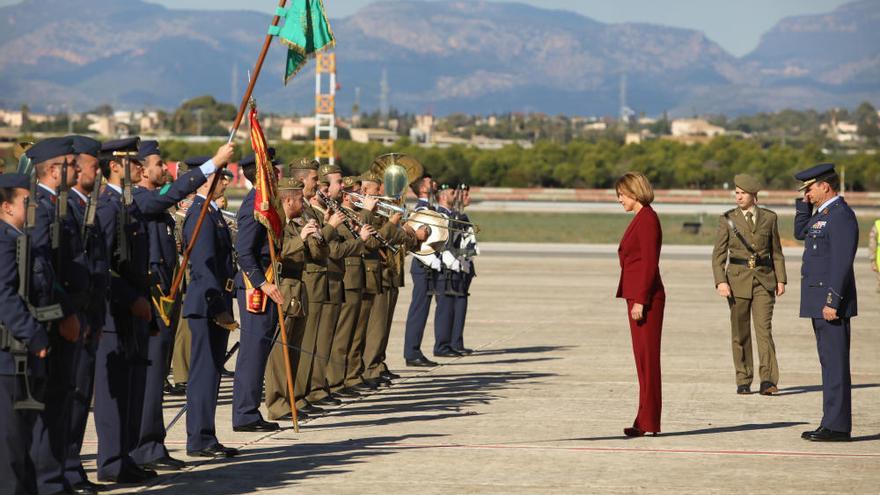 Cospedal defiende en Palma la Constitución y el papel del Ejército del Aire