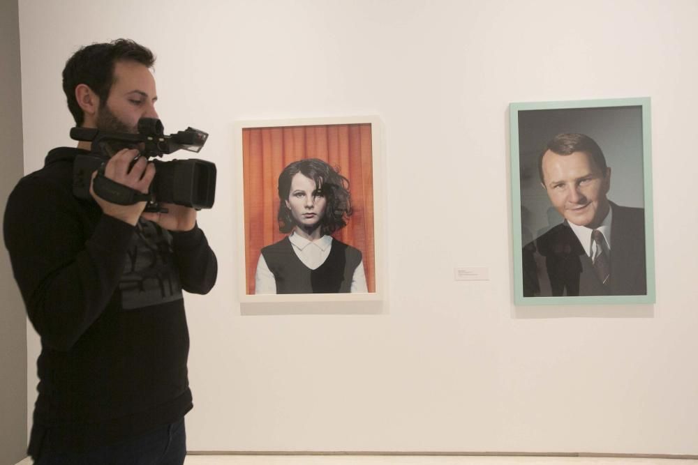 El MACA inaugura la exposición Mírame. Retratos en la colección La Caixa de Arte Contemporáneo