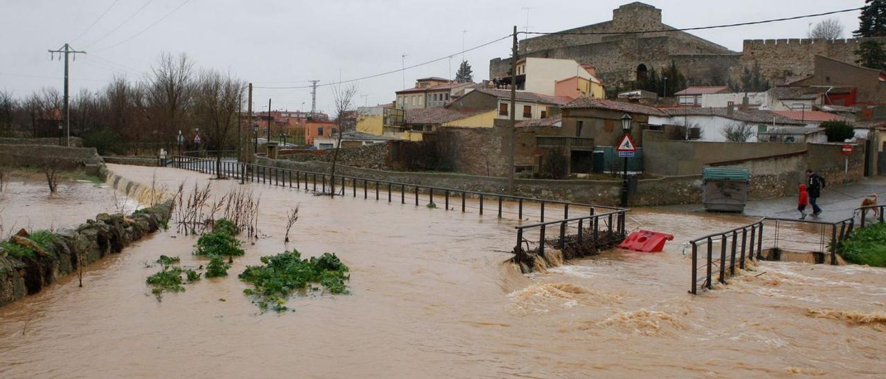 Una de las últimas crecidas del río Duero que entró en Olivares, ocurrida en el año 2016.