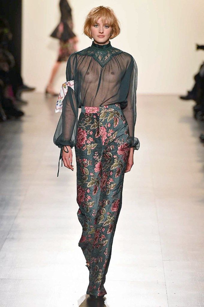 Tadashi Shoji