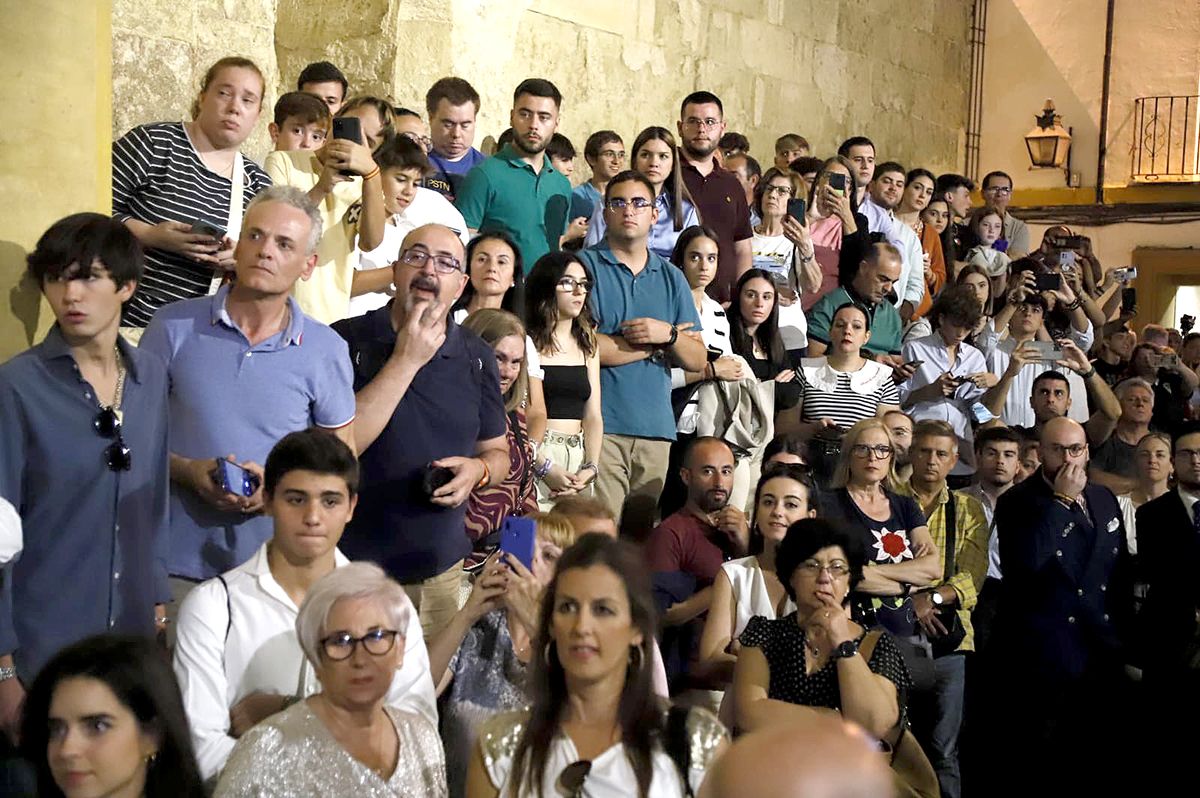 Triunfal regreso de la Paz y Esperanza a Capuchinos