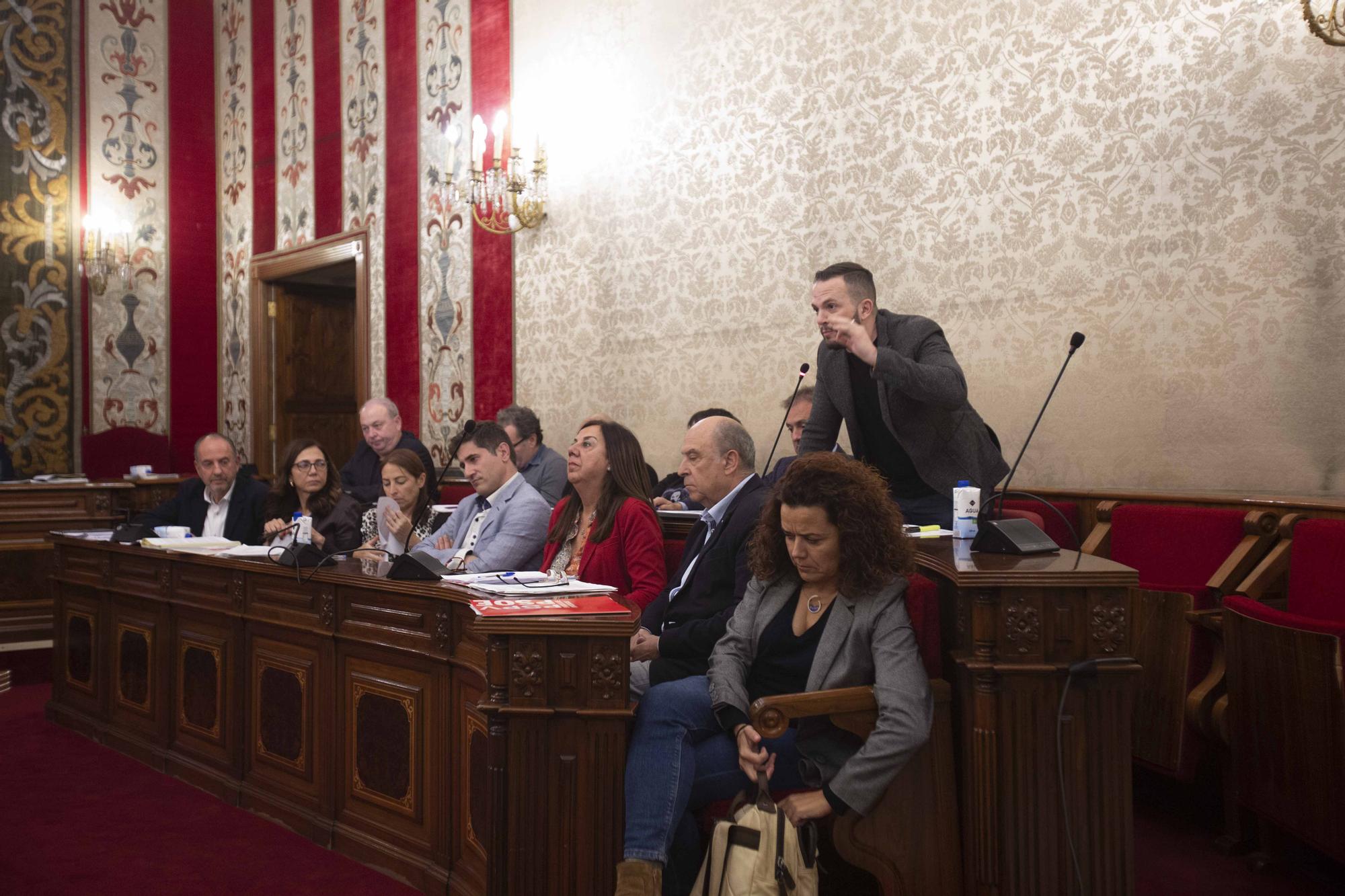 El bipartito se une a Vox en contra de la retirada de vestigios franquistas de las calles de Alicante