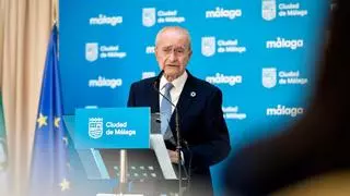 El alcalde de Málaga acelera los 'minipisos': "Alquilarán una vivienda dignísima"