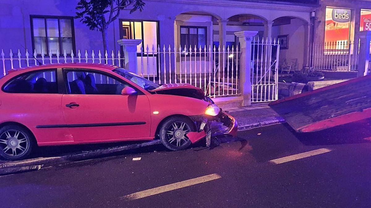 Una herida y daños en otro choque contra un cierre de A Estrada |