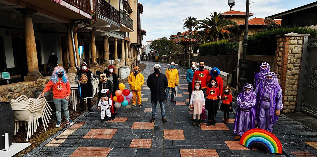 Toño Caamaño encarna al “bisonte que asaltó el Capitolio” en un vídeo emitido por el canal online del Ayuntamiento de Avilés.