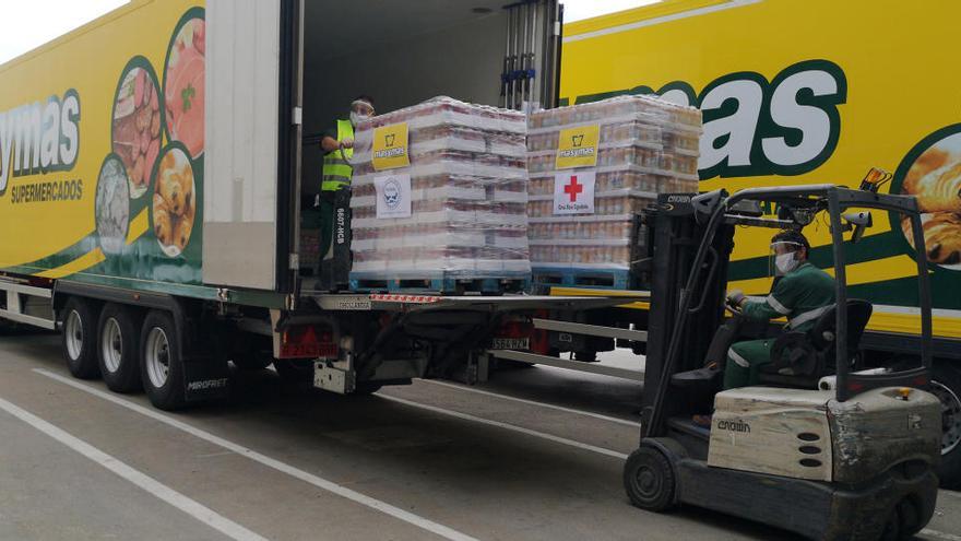 Una imagen de la carga de alimentos donados
