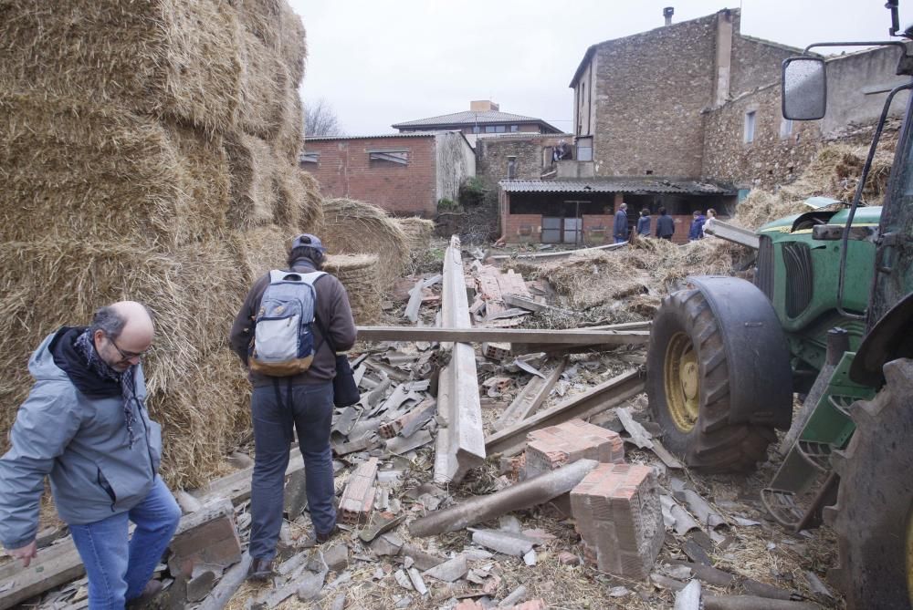 Un tornado deixa danys en cases, naus i vehicles a Cistella