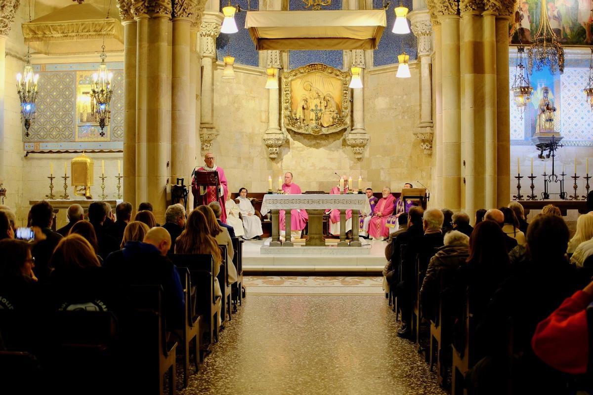La Caravana de la Bondat de sor Lucía surt cap a Ucraïna en el quart aniversari de la guerra