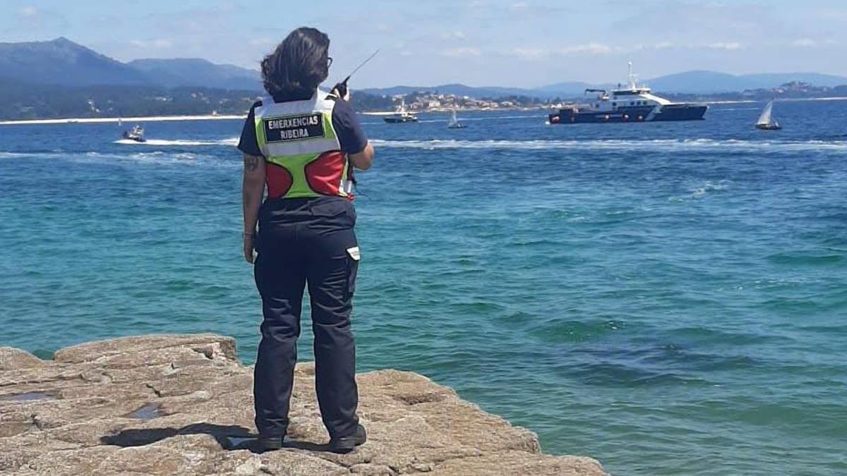 Operativo de búsqueda de un submarinista este sábado en Ribeira.