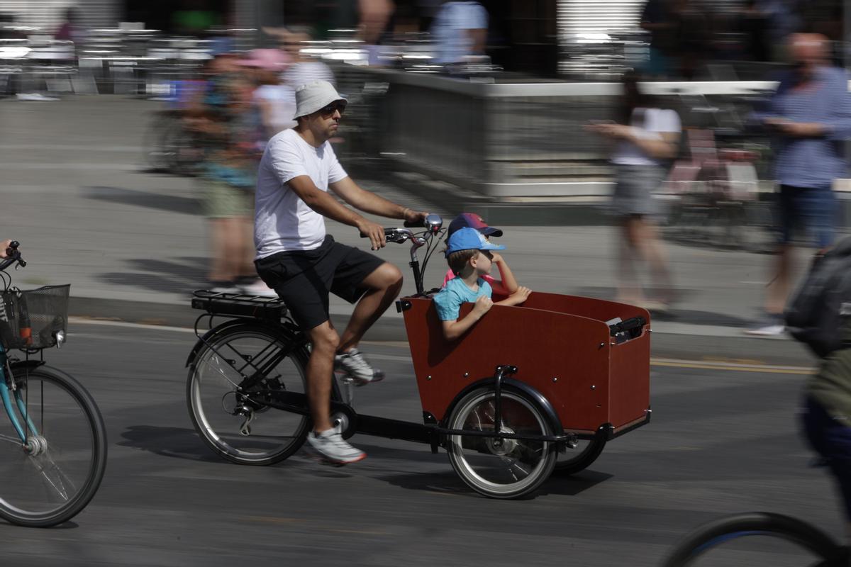 La fiesta de la bicicleta regresa a las calles de Barcelona con la Bicicletada.