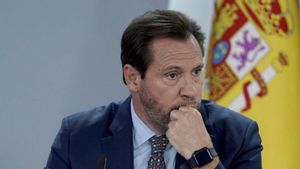 Puente i Feijóo s’embranquen en la gestió de l’incendi de Las Médulas
