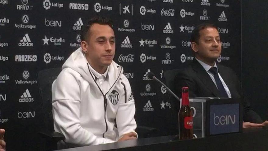 Orellana: "Cuando me enteré del interés del Valencia lo único que quería era venir aquí"