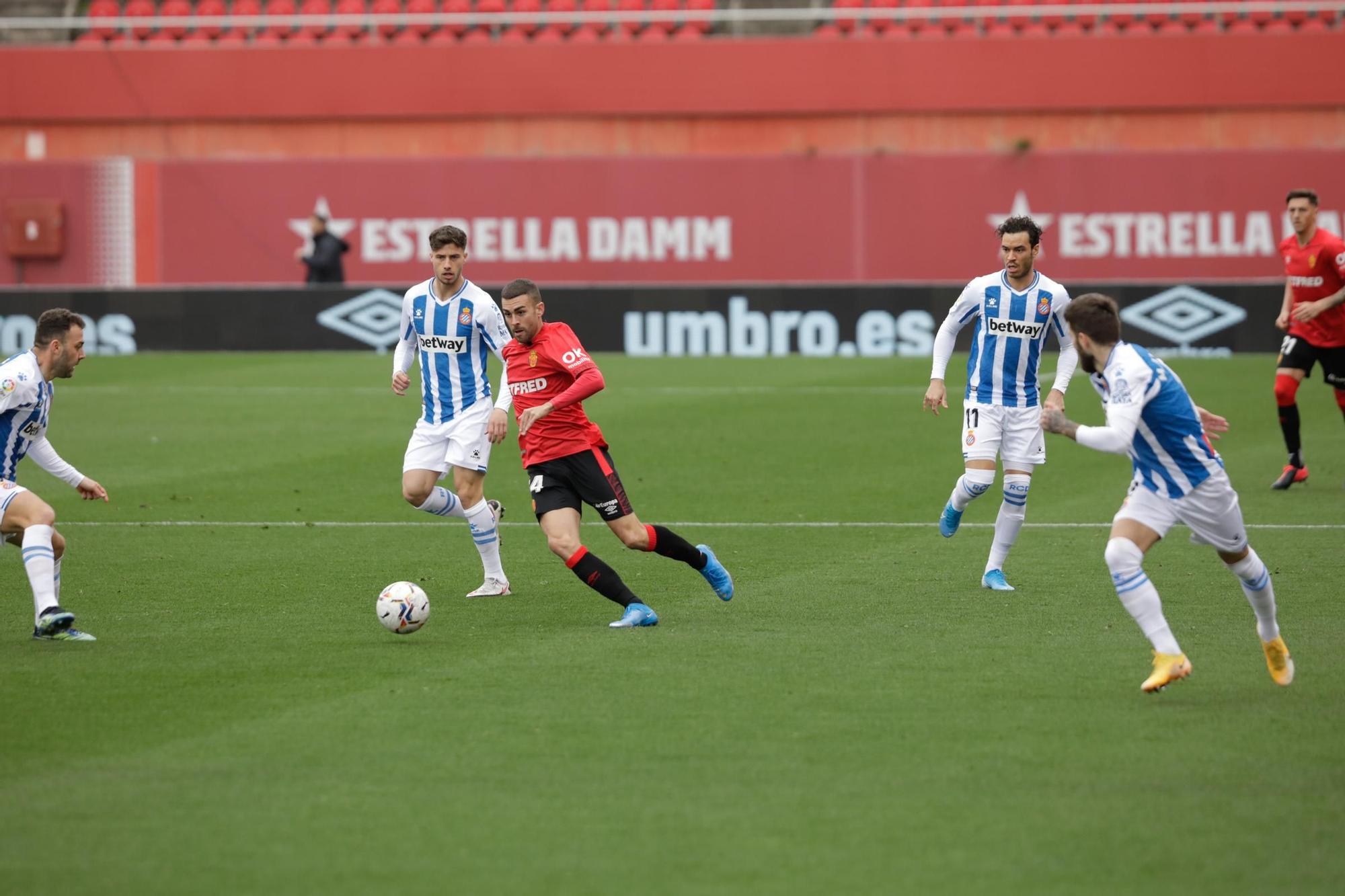 El Mallorca perdona al Espanyol y pierde