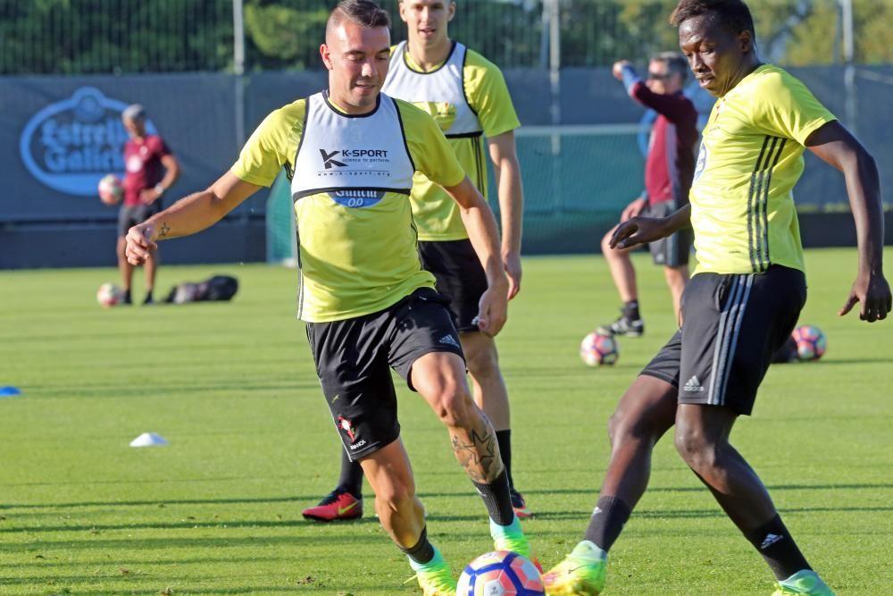 Entrenamiento vespertino del Celta en A Madroa a falta de dos días para jugar en Cornellà