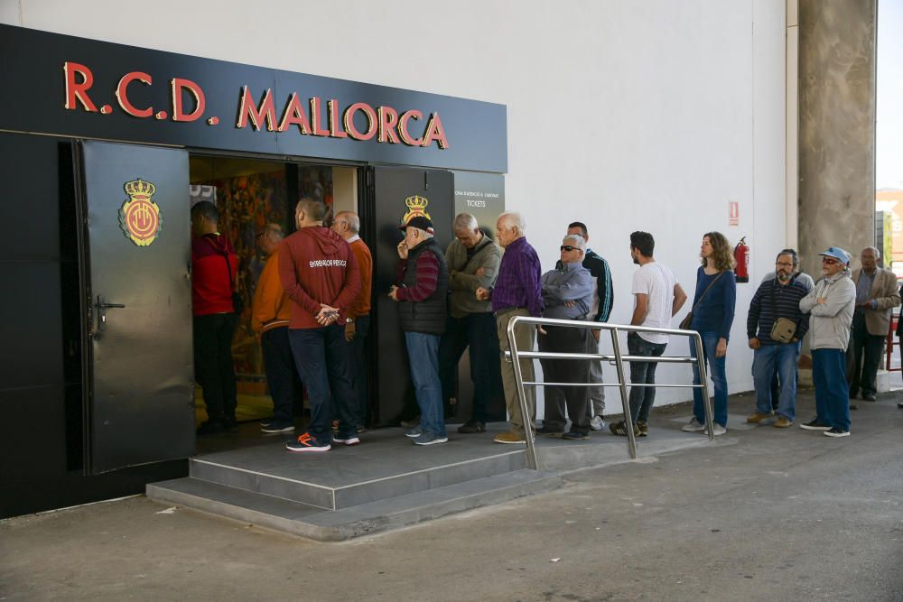 Los mallorquinistas compran su entrada para el partido contra el Mirandés