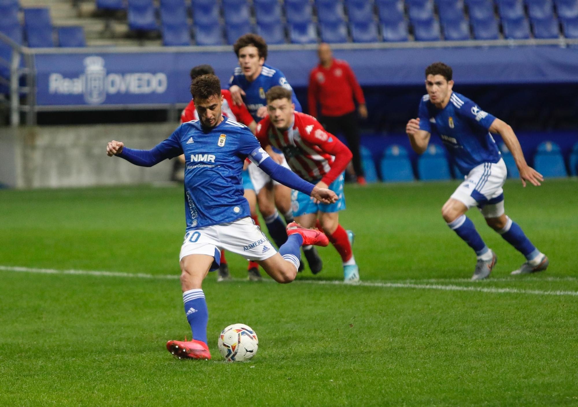 El partido entre el Oviedo y el Lugo, en imágenes