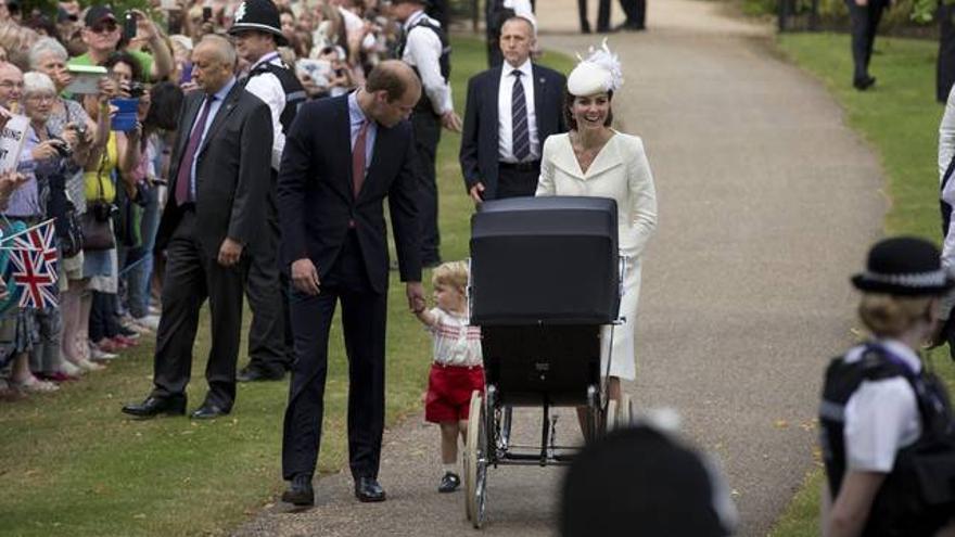 Los duques de Cambridge bautizan a su hija, la princesa Carlota