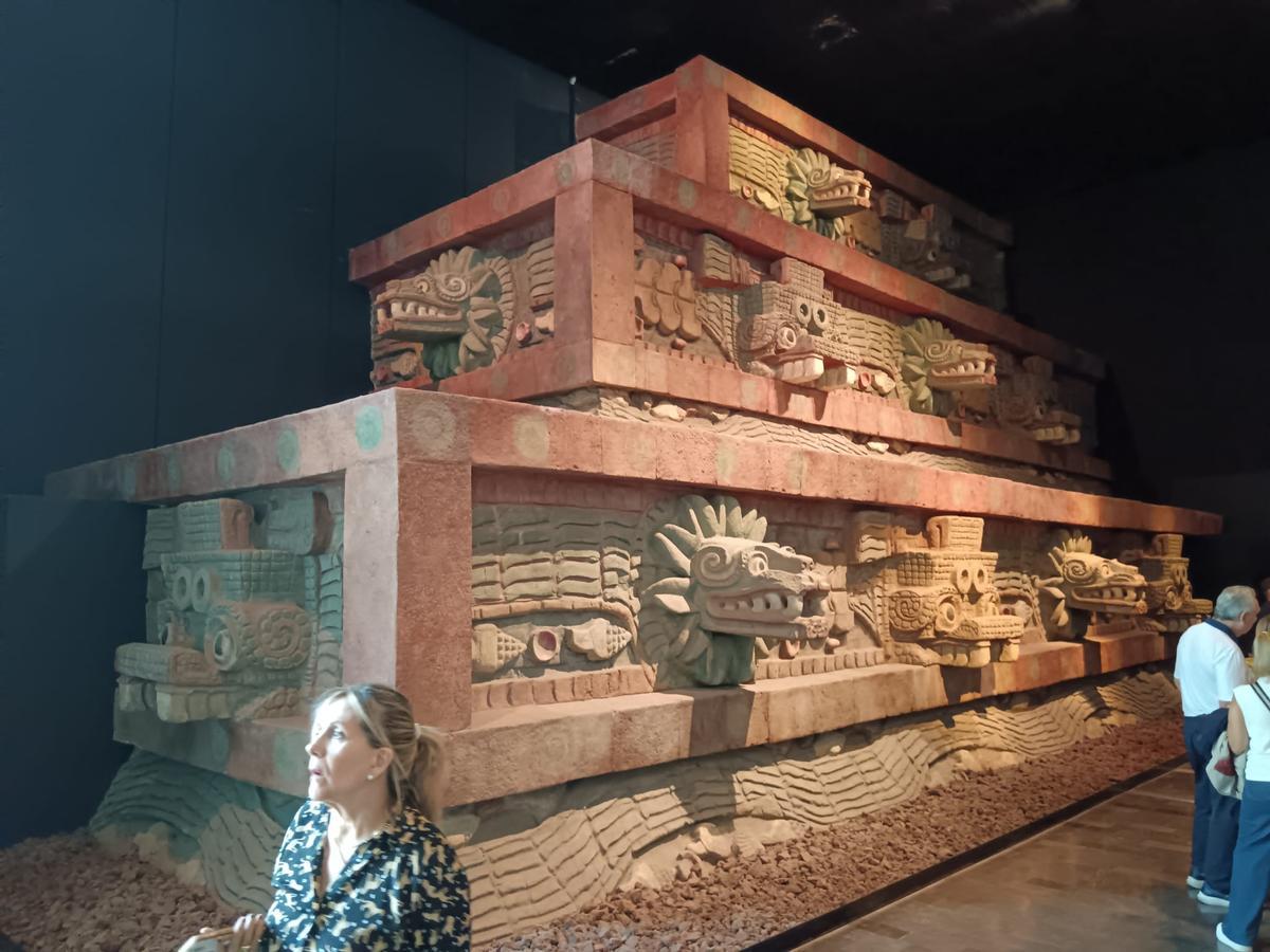 Réplica de la Pirámide de Quetzalcóatl en el Museo Nacional de Antropología.