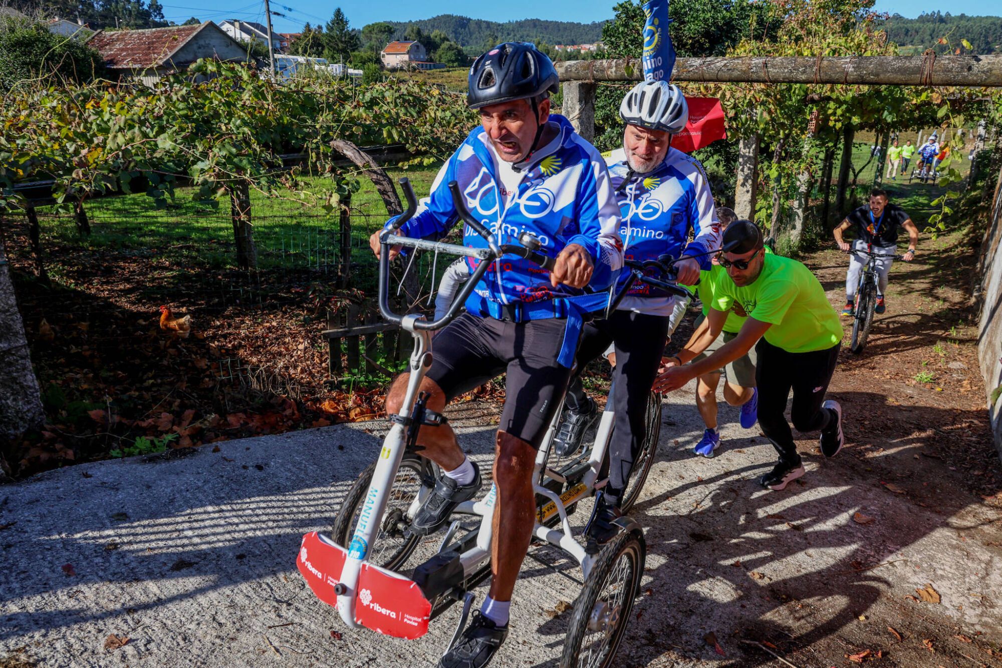 Andaina y carrera solidaria por niños como Leo Diz