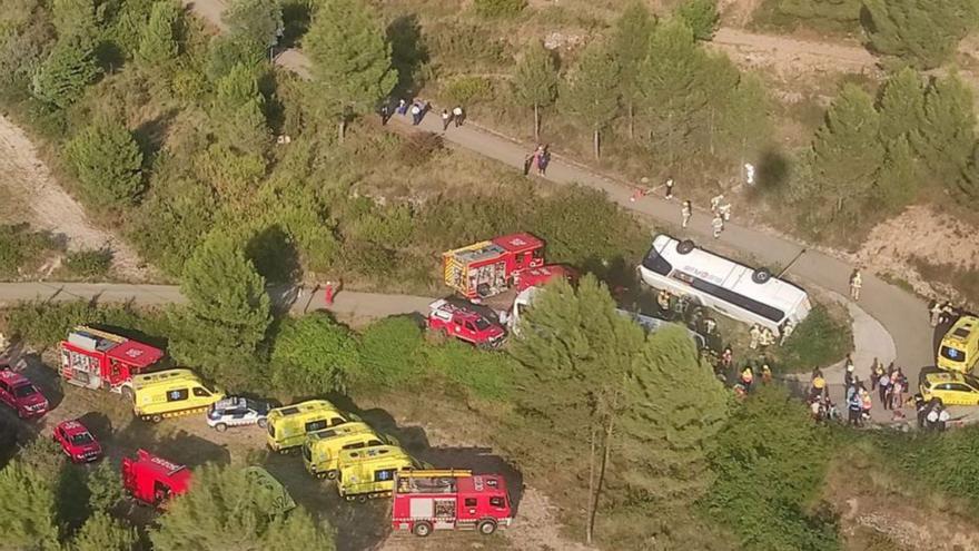 Almenys tres ferits greus en bolcarun autocar amb 47 passatgers a Rubió