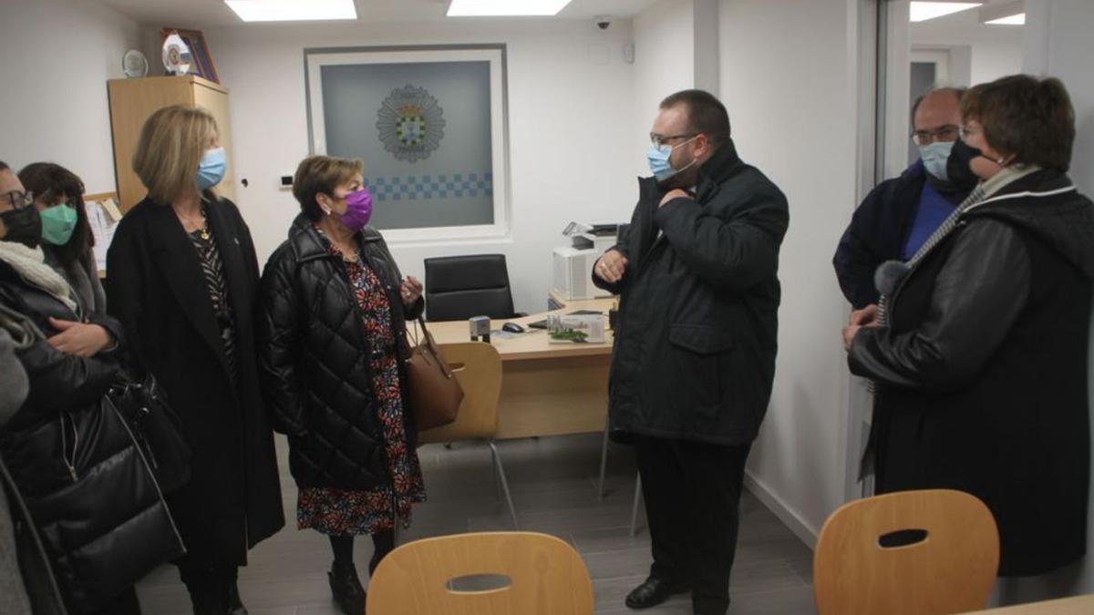 El alcalde José Ignacio Andrés en el interior del edificio. |