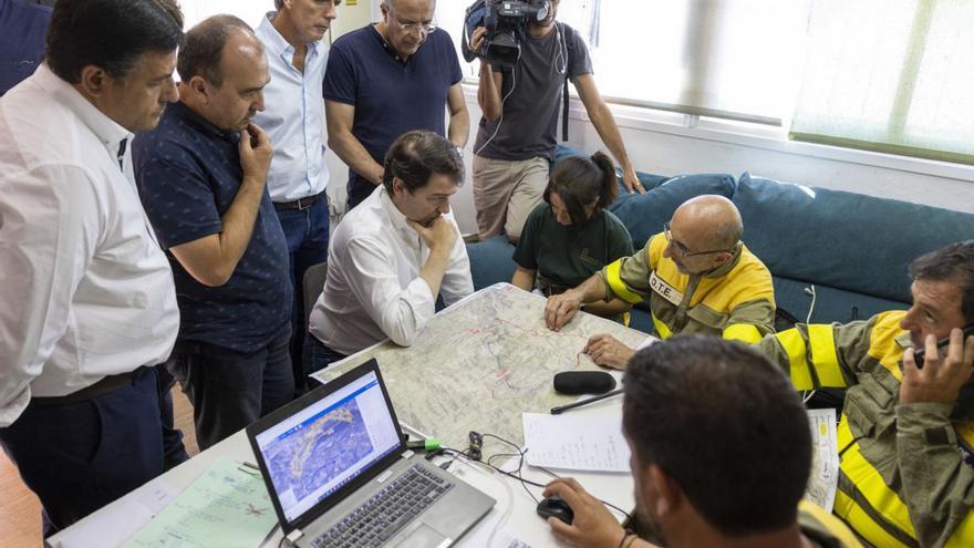 Mañueco pide una reunión de presidentes para mejorar la coordinación de incendios