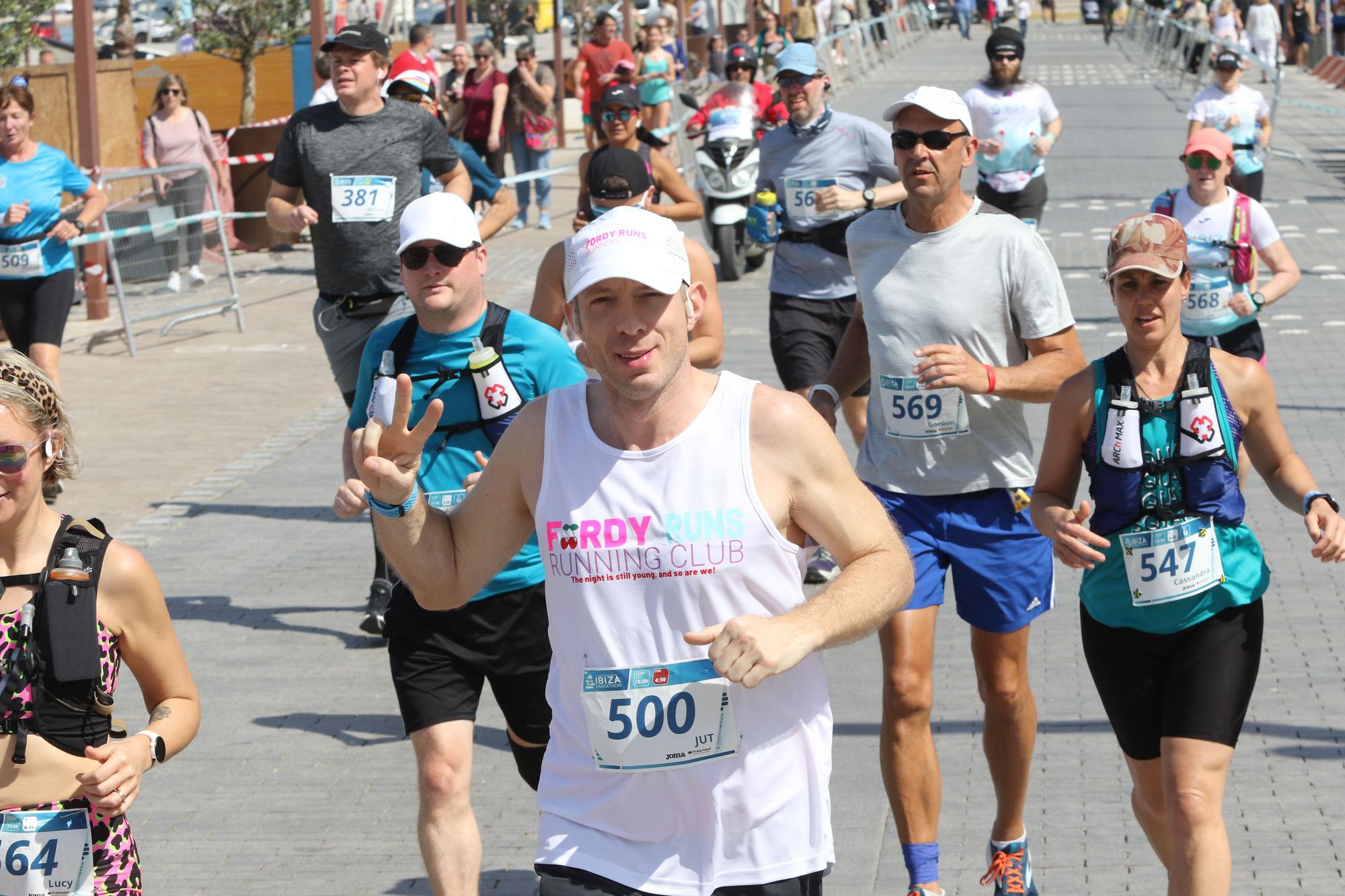 Búscate en nuestra galería de fotos del Santa Eulària Ibiza Marathon