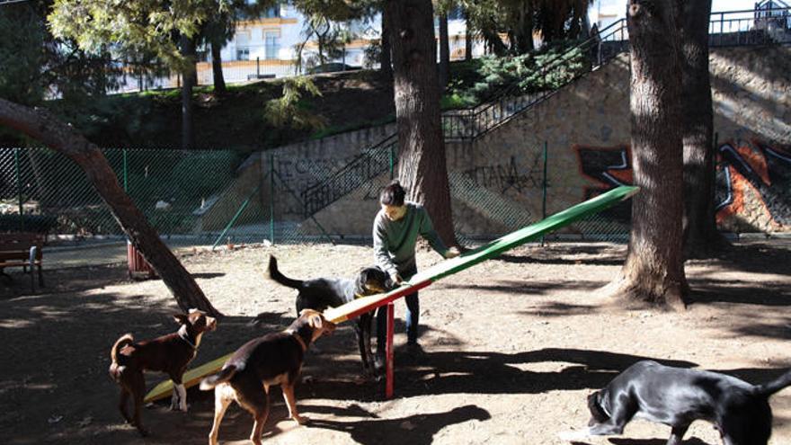 Marbella pone en marcha cuatro parques caninos