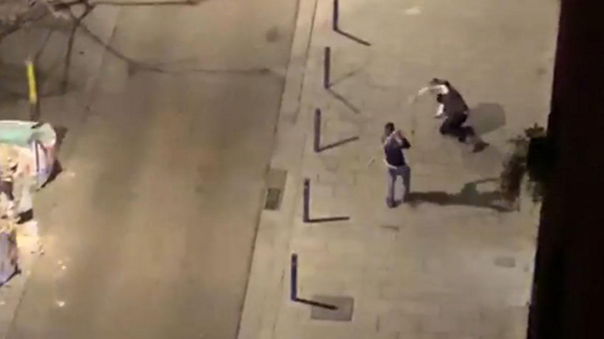 Pelea en las calles del Raval, en Barcelona.