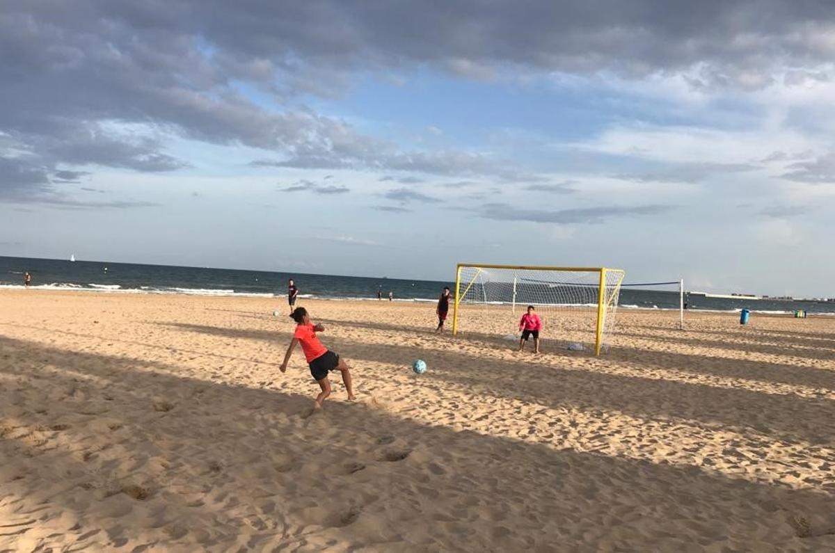 El Turia Beach Soccer Club ha solicitado a la Fundación Deportiva Municipal poder desarrollar en la instalación sus entrenamientos y disputar sus partidos oficiales.