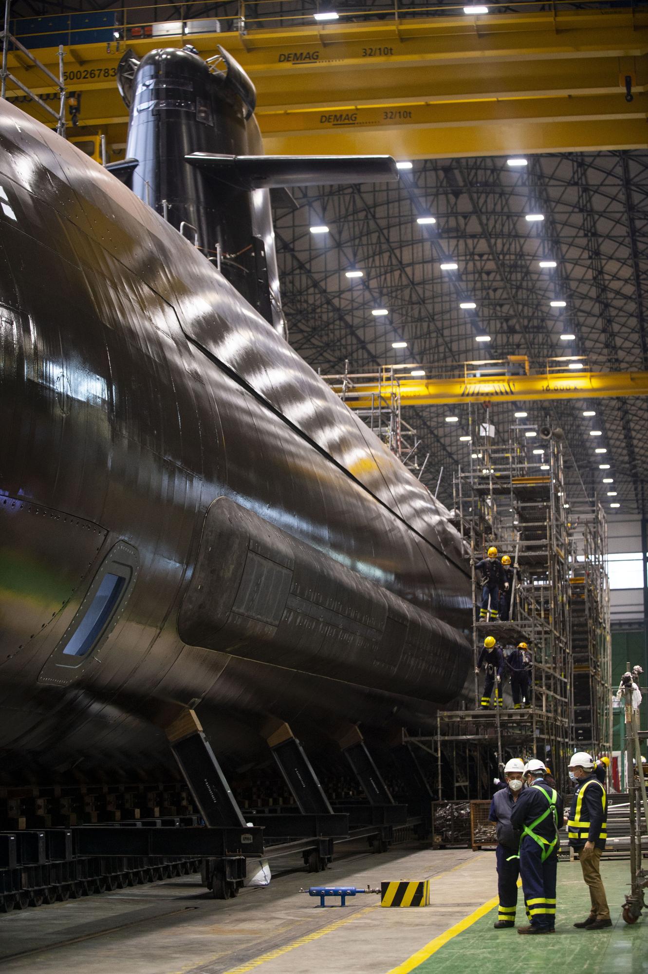 Puesta a flote del submarino S-81 de Navantia en Cartagena