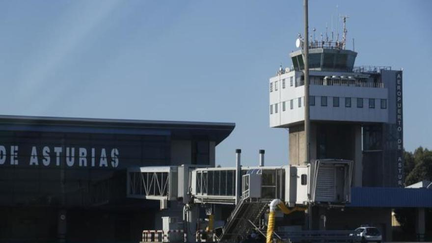 Disputa por el parking del aeropuerto: el personal ajeno a Aena, &quot;marginado&quot;