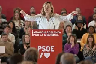 Pilar Alegría: "La oposición del PP está abonada al ruido y van como pollos sin cabeza"